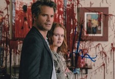 LIV HEWSON signed Autogramm 20x30cm SANTA CLARITA DIET in Person autograph COA