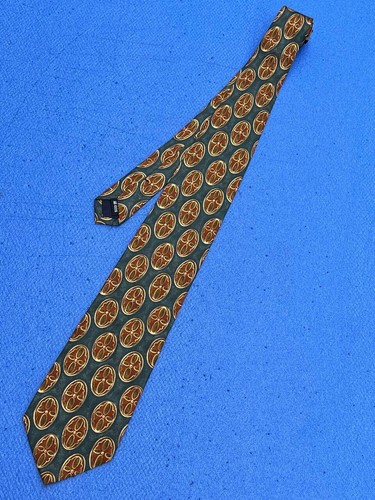 Authentic Paul Smith Fallout 4 Flowers Design On Green 100% Silk Necktie Tie - Picture 3 of 11