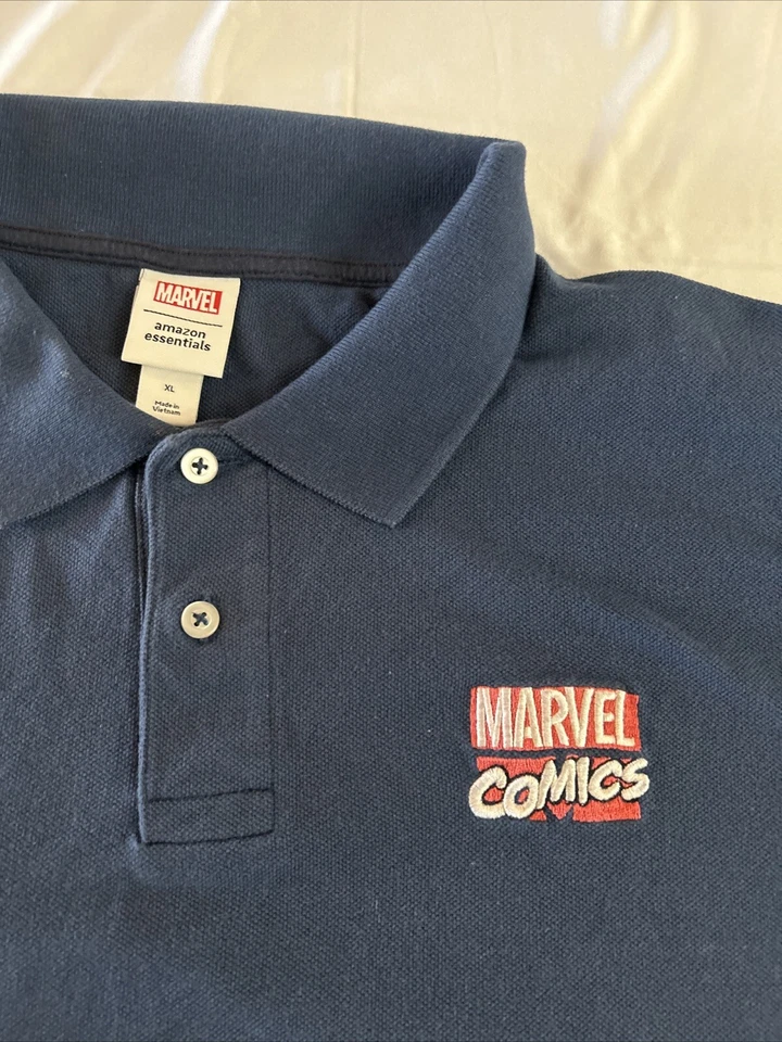Camisa polo para hombre con logotipo de Marvel Comics azul marino XL Foto 2 de 4