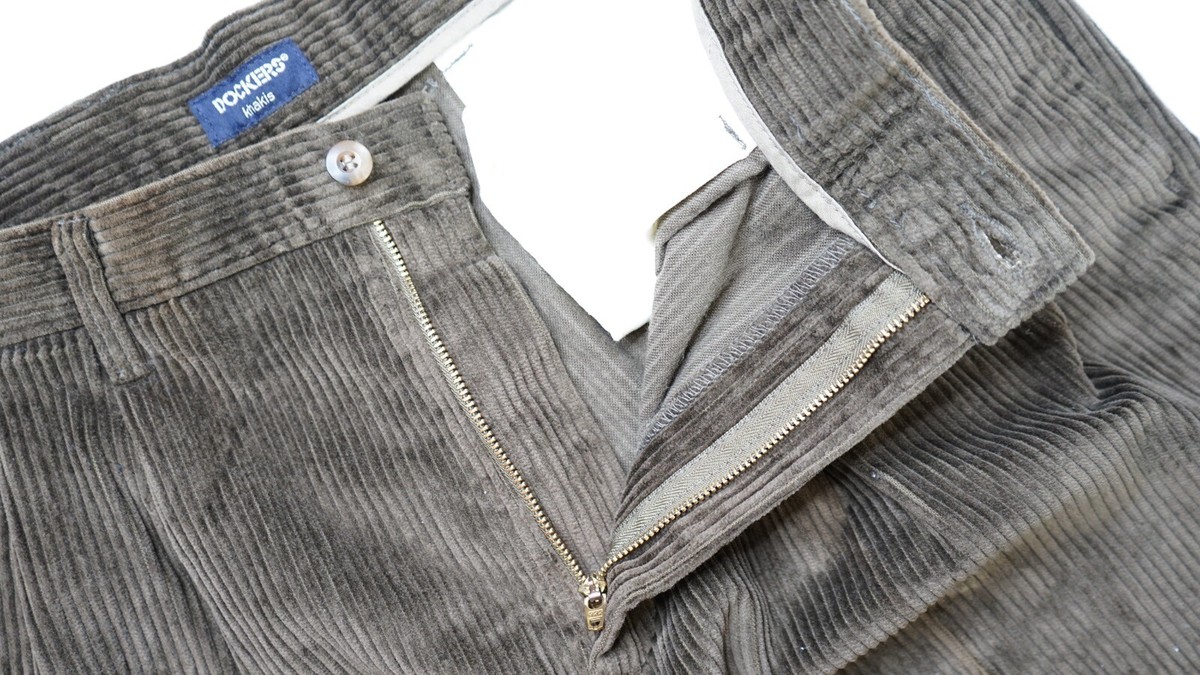 Rare Vintage DOCKERS Relaxed Fit Pleated Corduroy Pants 90s Rare Vintage DOCKERS Relaxed Fit Pleated Corduroy Pants 90s