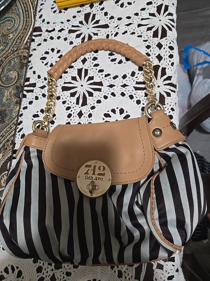 Bolso de mano Henri Bendel 712 5to AVE N.Y. marrón y blanco rayas para mujer borde dorado Foto 3 de 4