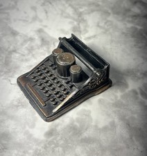 DURHAM INDUSTRIES METAL TYPEWRITER No 19 Die Cast Vintage Figure 1B