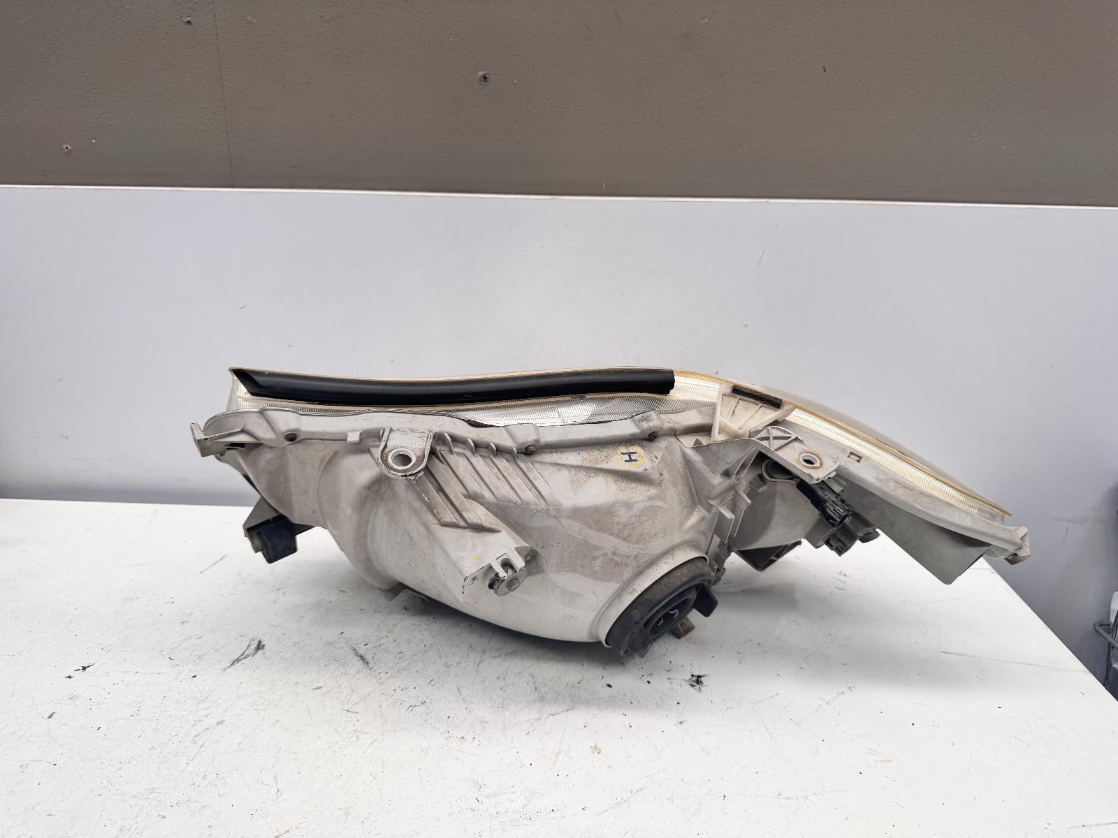 Toyota Kluger Right Head Light GSU40 05/2007-09/2010 - thumbnail 2