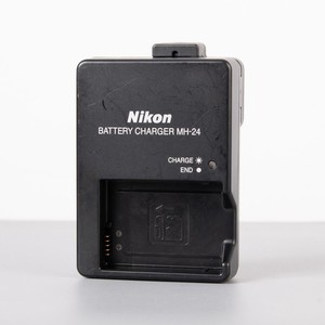 Nikon MH-24 Battery Charger for EN-EL14 Batteries - Euro Connector