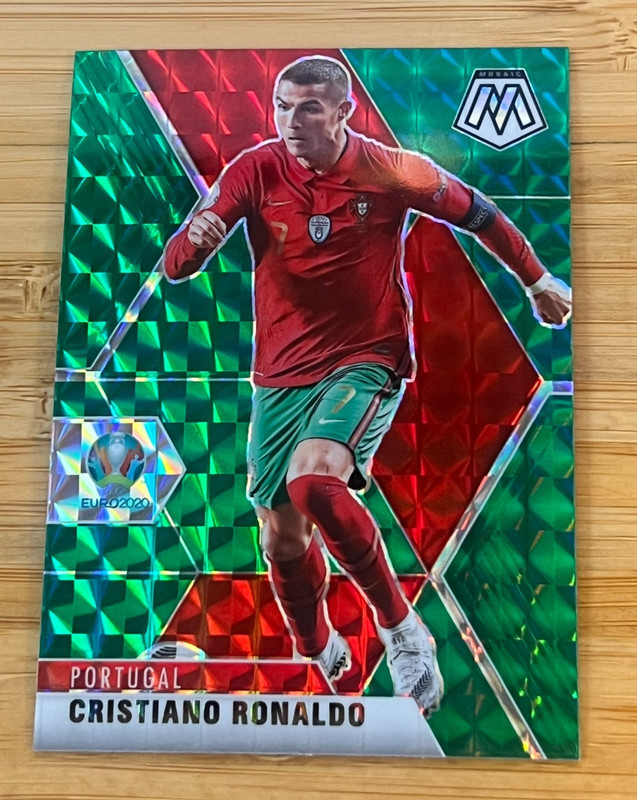 2021 Panini Mosaic UEFA EURO Cristiano Ronaldo #160 Mosaic Green Prizm