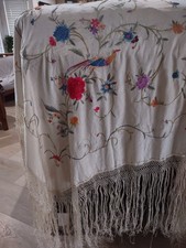 Antique 1920s Embroidered Silk Piano Shawl Mant n de Manila Fringe Floral design