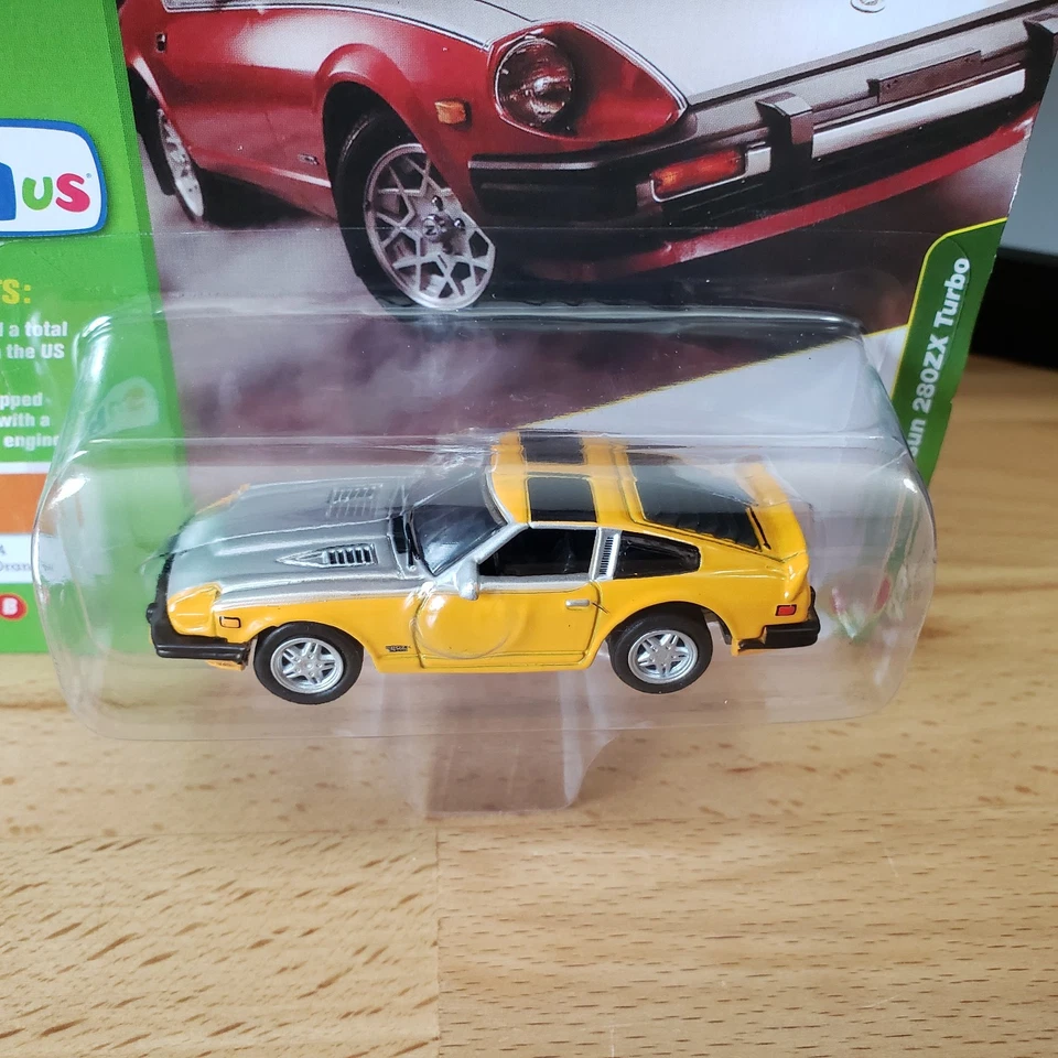 Johnny Lightning 1981 Datsun 280ZX Turbo Classic Gold Toys R Us Limited 1 of 768 - Image 4 of 4