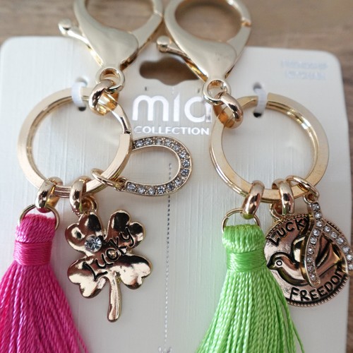 Mia Purse Charm Keychain FOB Tassel Gold Tone Horseshoe Clover - Picture 3 of 5