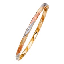 Wellingsale 14k Yellow Gold Satin Diamond Cut Bangle