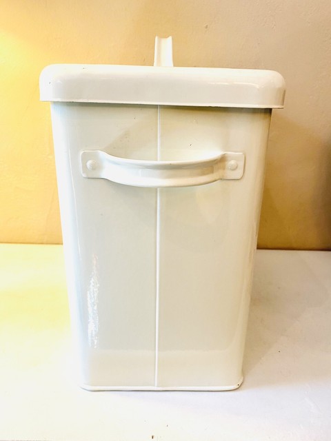 laundry containers with lids