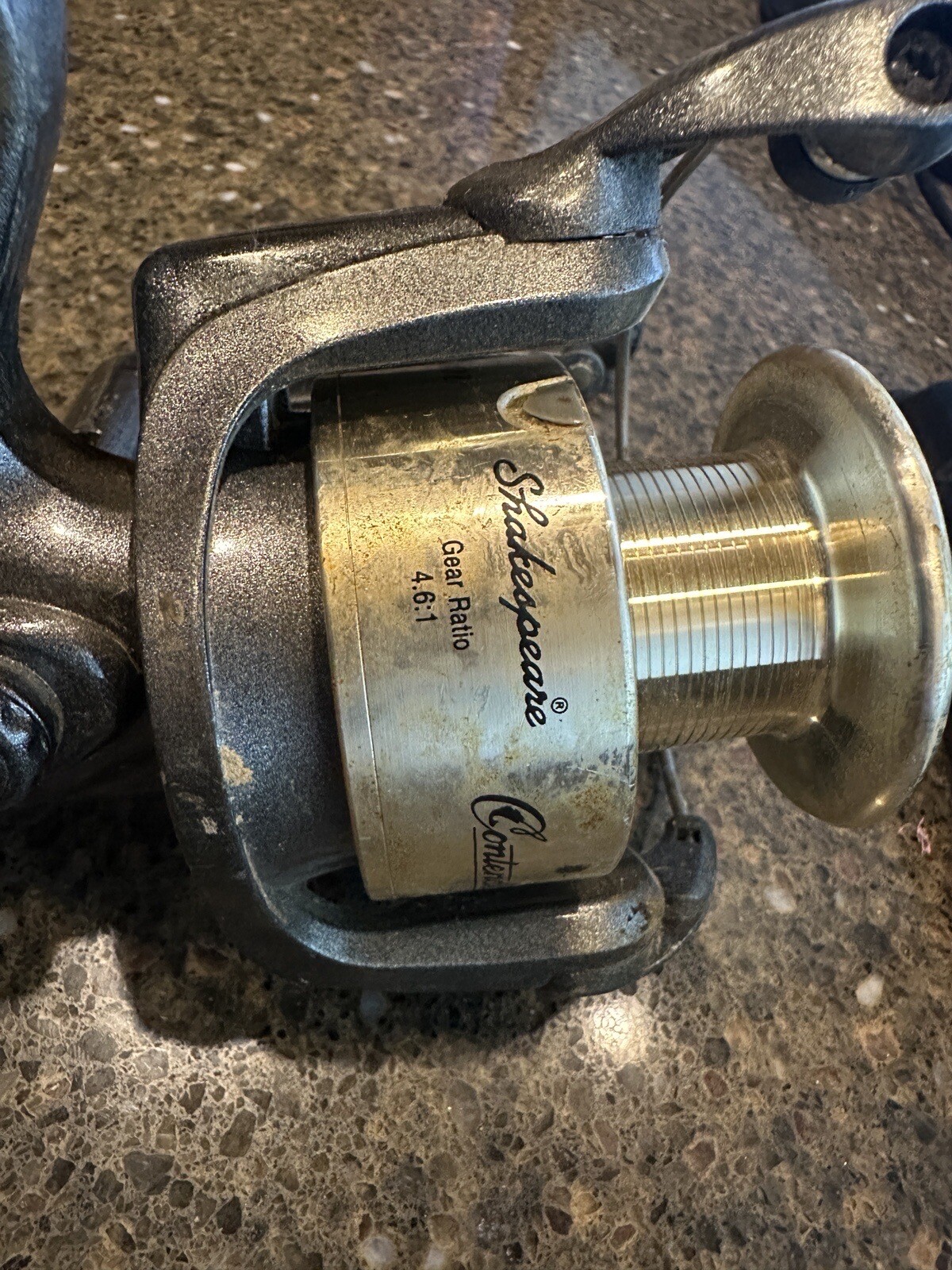SHAKESPEARE CONTENDER CUSTOM SPINNING REEL Gear Ratio 4:6:1
