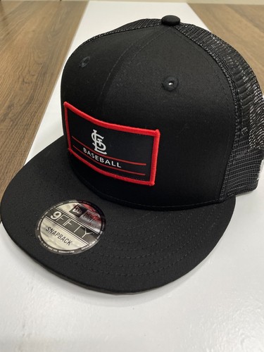 Mens St Louis Cardinals New Era Black Patch Trucker 9FIFTY Snapback Hat OSFA Cap