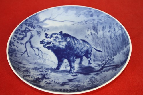 BEAUTIFUL TOVE SVENDSEN PORCELAIN HUNT WALL PLATE ANIMAL - Picture 25 of 54