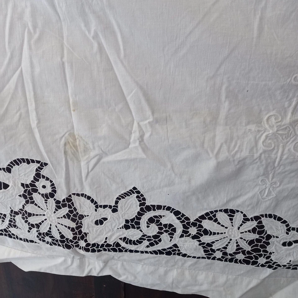 linge ancien drap brodé main dentelle lin coton ? Richelieu ? 210 cm X 300 cm - Photo 4/4