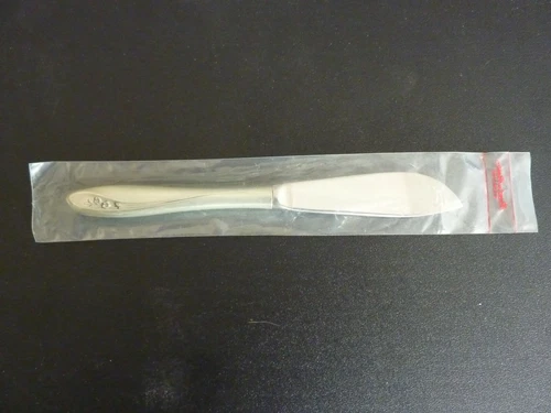 PETITE FLEUR BY REED & BARTON STERLING SILVER MASTER  BUTTER KNIFE  7 3/8"  NEW