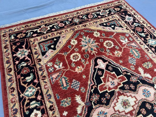 Peshawar Fine Handmade Veg dyes Area Rug | 4'0 x 5'8 Persian style Tribal Rug - Picture 7 of 12