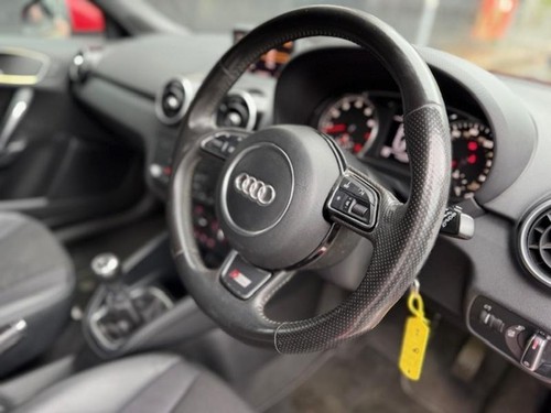 Audi A1 TFSI S line - Picture 8 of 20