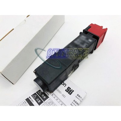 1PCS D4SL-N3NDA-D4 safety door switch new *gi