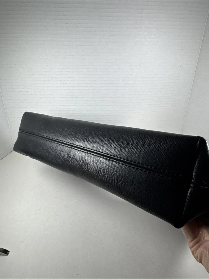 Bolso de Mano The Limited Negro con Mango Dorado Recortado y Acentos Moderno Elegante Bolsillo con Cremallera Foto 4 de 4