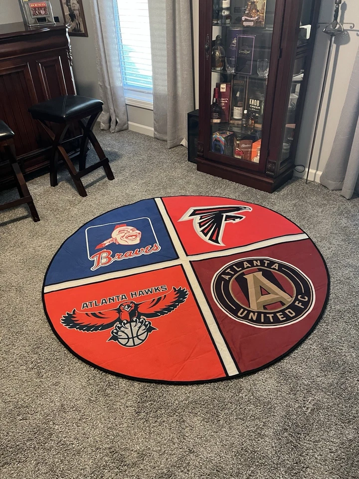Alfombra Atlanta Pro Sports Teams 4 pies por 4 pies (Braves, Falcons, Hawks y United) Foto 2 de 4
