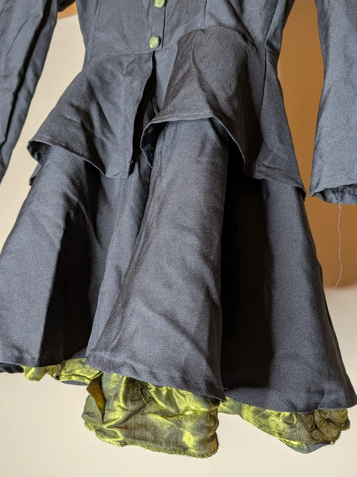 Underwraps Witch Dress & Hat Set S Black/Green Button Up Green Lace Halloween - Image 2 of 4