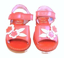 DE OSU-FARO -Spain -Toddler Girls Pink Patent Flower Sandals -European -Size 7