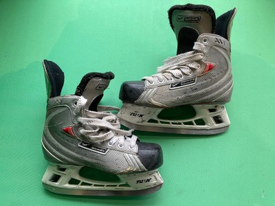 Bauer Vapor XVI Hockey Skates | Junior 3.5 | Regular