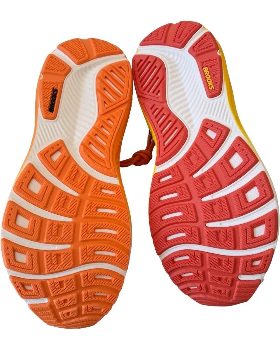 Brooks Ghost 17 X Disney Winnie the Pooh Mens Running  display picture 1