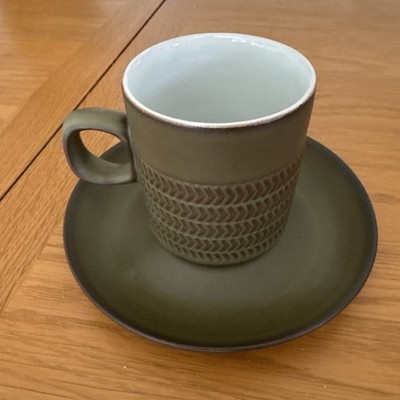 Denby England Camelot Steinzeug Chevron grün Set mit 1 Tasse und Untertasse. 