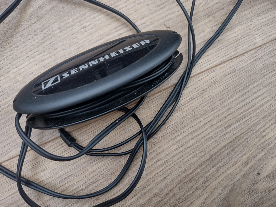 Sennheiser HD 202 Headband Headphones - Black, photo 1 of 4