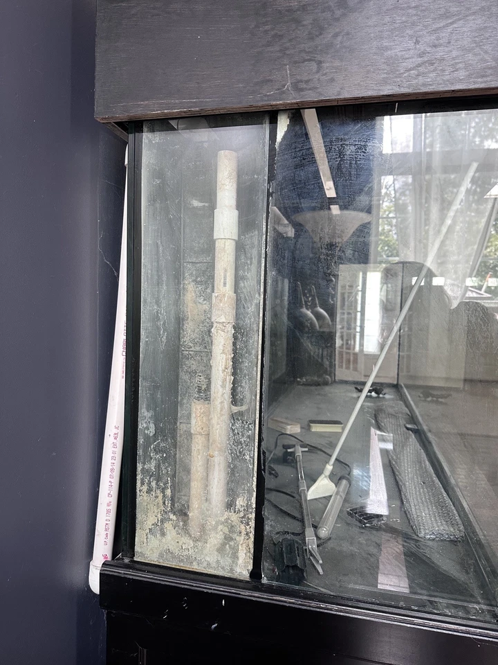 used 250gal aquarium tank w/stand, 2 lg filters, 3 LED lights, 6 outlets etc - Image 2 of 4