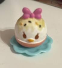 Disney Munchlings MINI MUNCH Micro Figure - Daisy Duck - Salmon Roll