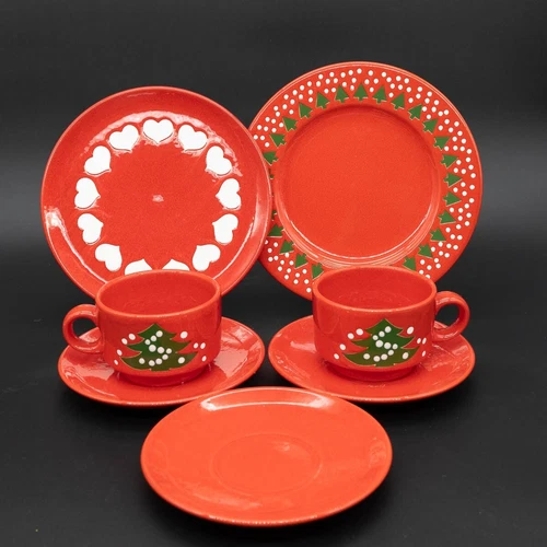 7 Piece lot of Waechtersbach Christmas Tree Mugs Saucers Dessert Plates