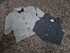 Jungenbluse mit Weste und Fliege, Größe 74