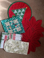 Christmas Holiday Lot Tablecloth Bottle Bag Hot Pads Placemats Home Decor