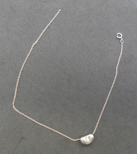 Tiffany & Co. Elsa Peretti Bean Design Pendant Necklace Sterling Silver N730