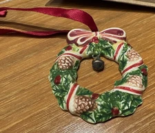 Longaberger 2007 Christmas Ceramic Wreath Tie-On Tree Ornament #23534 NEW Tie On