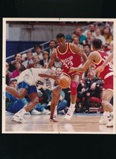 Mar 1991 Type 1 Photo Otis Thorpe & Sam Mitchell photo tak by Jerry Holt  BXOS04