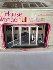 1981 Galoob Dollhouse Lil House Wonderfull Colonial Mansion W/Accessories & Box