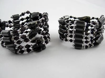 GLAMOUR & PEARL Cadenas o pulseras magnéticas de hematita varios diseños color negro granito