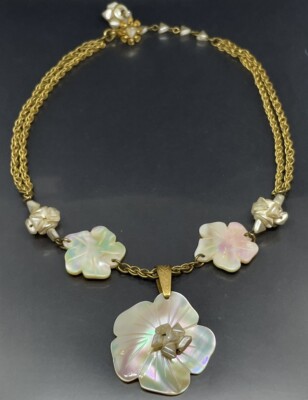 Vtg Miriam Haskell Gold Tone Mother Of Pearl Flower Pendant Necklace 14.5-16.5 