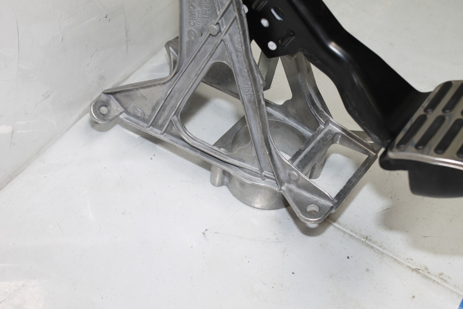 15-20 LAMBORGHINI HURACAN BRAKE PEDAL ASSEMBLY W/ CHASSIS MOUNT 4S1723031D 16 17