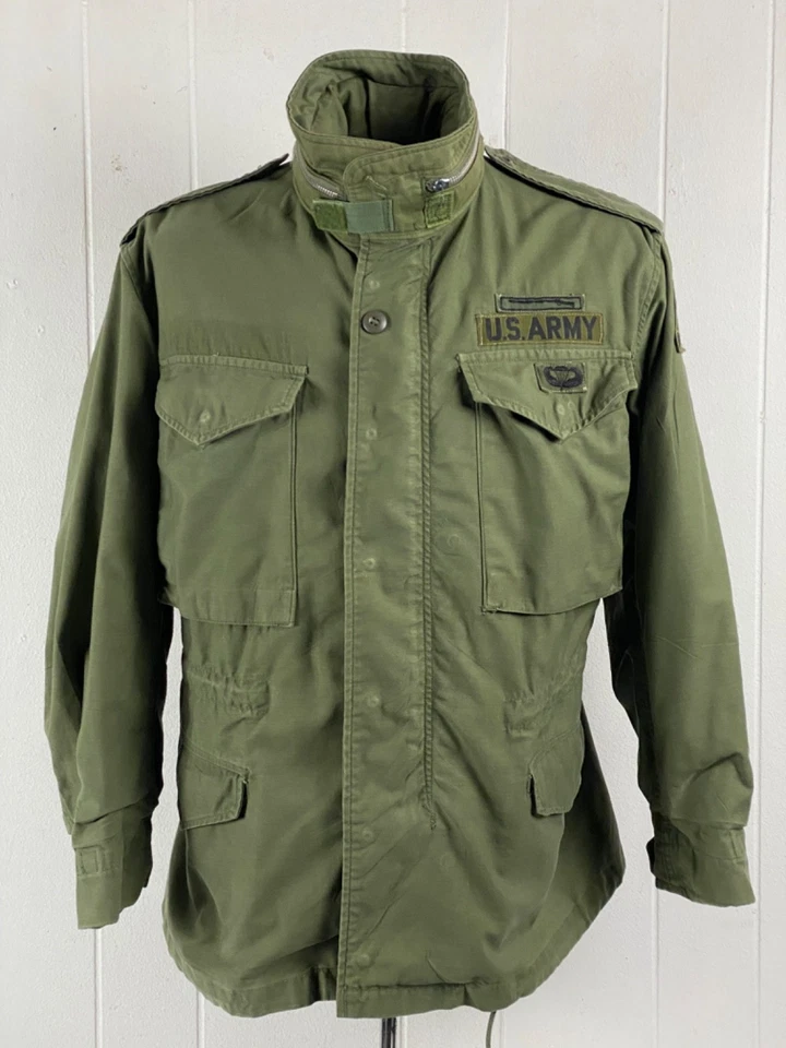 Chaqueta militar vintage del ejército de Estados Unidos de los años 70 talla pequeña M-65 Field OG chaqueta ejército Foto 2 de 4