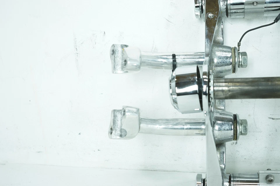 Harley Softail 2004 estándar OEM juego de triple árbol delantero y patas de horquilla derecha deslizantes Foto 2 de 4