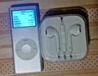 Apple iPod Nano 2nd Generation A1199 4GB Silver With earbuds and 357 songs