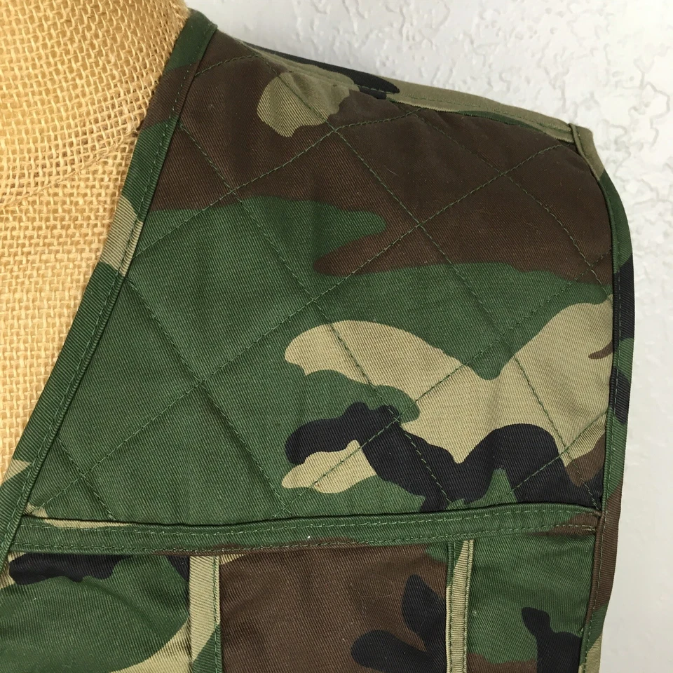 Master Sportsman Woodland Green Camouflage Vest Mens Medium Pockets Full Zipper - Image 4 of 4