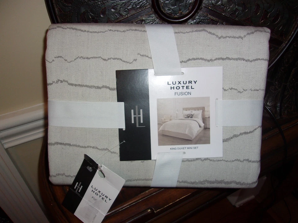 Nuevo en Paquete Juego de Funda Nórdica Dillards Luxury Hotel Fusion Beige King 3 piezas Foto 4 de 4