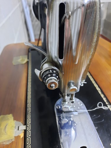 Singer macchina da cucire antica 15M con mobiletto originale vintage - Foto 7 di 11