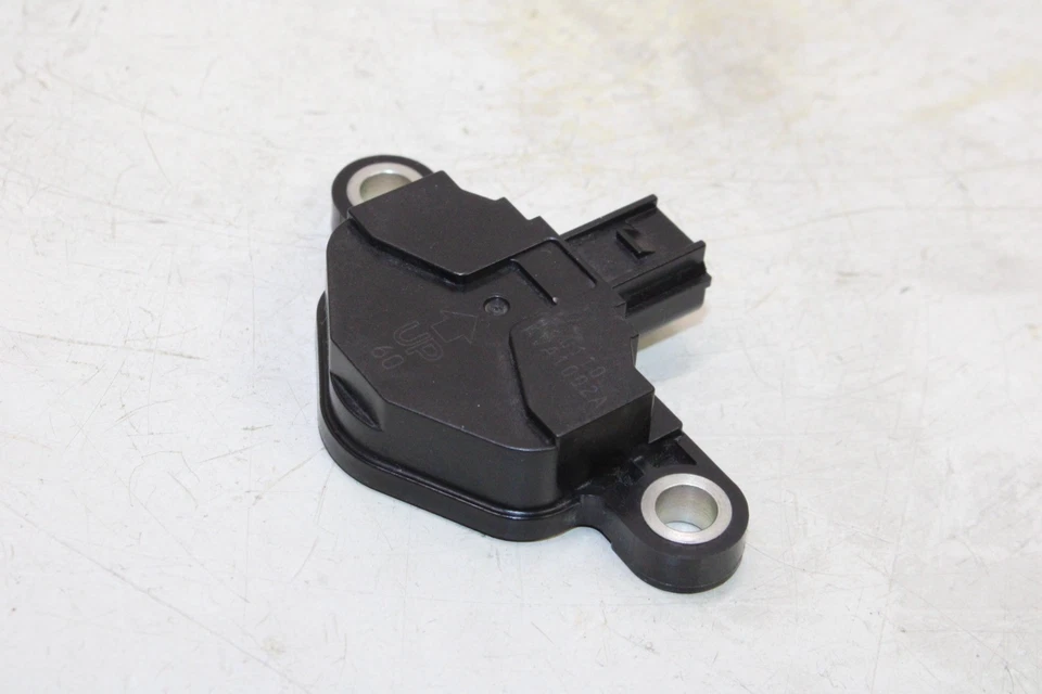 INTERRUPTOR SENSOR CHOQUE ÁNGULO PUNTA SOBRE BANCO OEM HONDA CBR650F 14-16 Foto 2 de 4