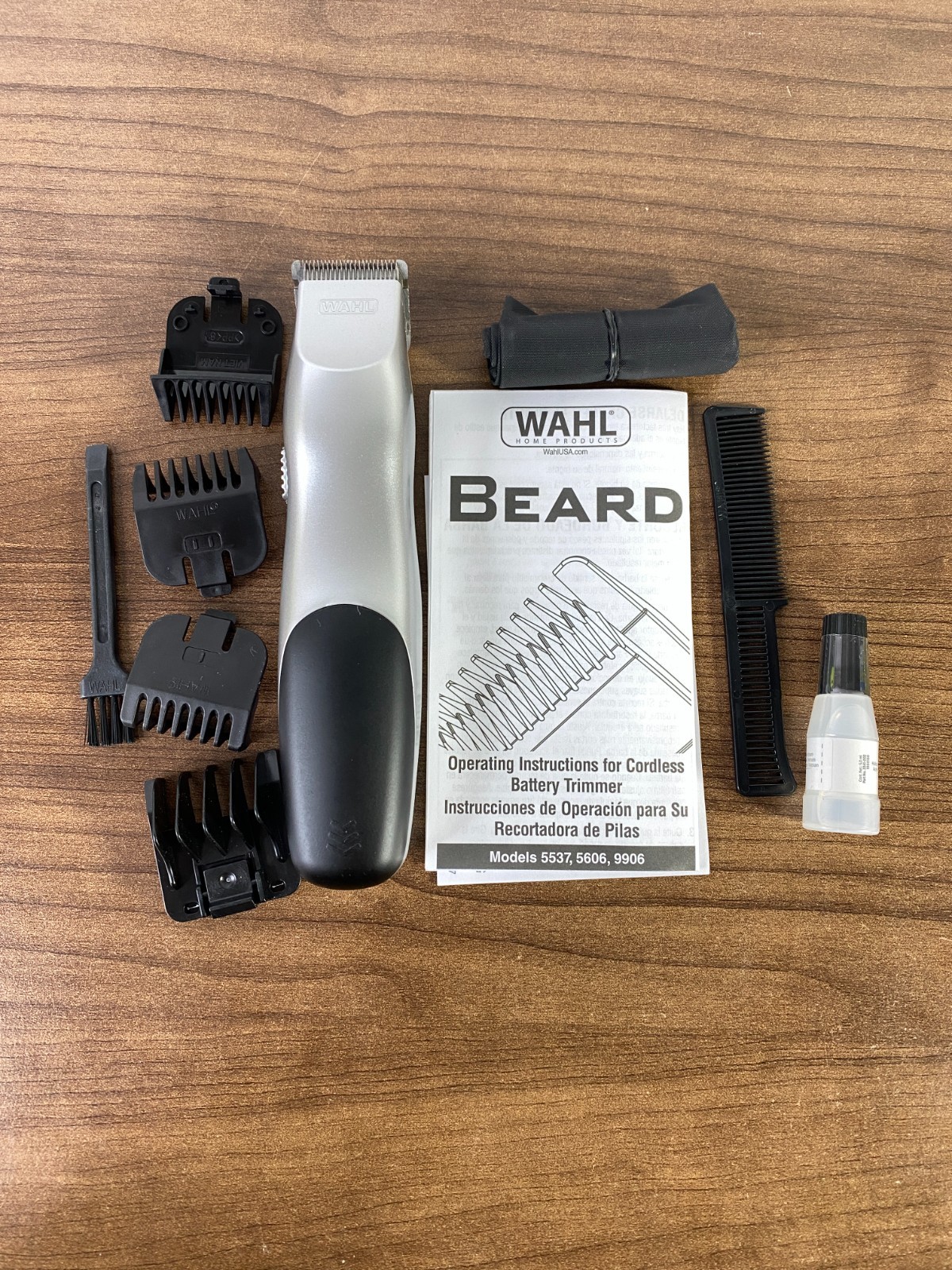 WAHL 9906 Mens Silver Groomsman Cordless Beard Battery Trimm